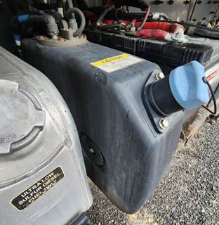 Freightliner M2 106 DEF Tank