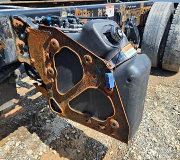 Freightliner M2 106 DEF Tank
