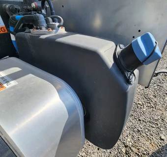 Freightliner M2 106 DEF Tank