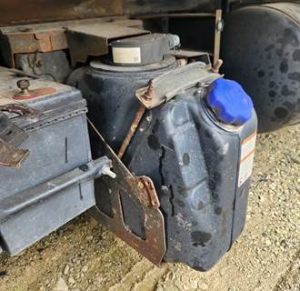 Hino 195 DEF Tank