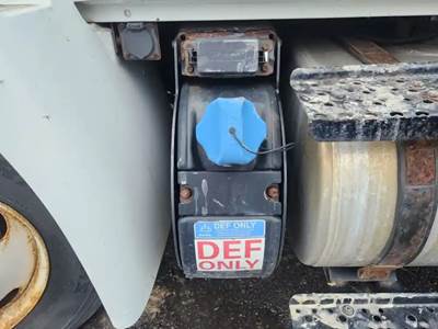 International DuraStar 4300 DEF Tank