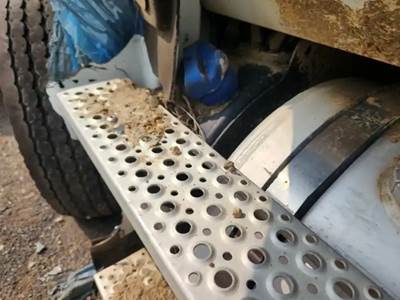 International HX620 DEF Tank