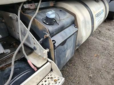 International LT625 DEF Tank