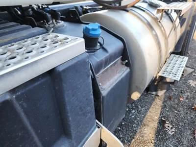 International LT625 DEF Tank