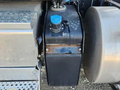 International LT625 DEF Tank