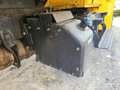 International MV607 DEF Tank