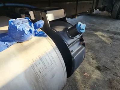 International MV607 DEF Tank