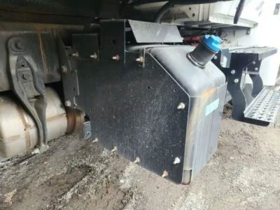 International MV607 DEF Tank