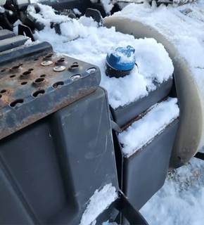 International RH613 DEF Tank