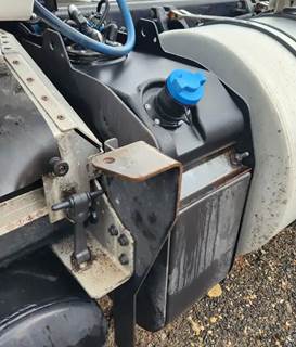 International RH613 DEF Tank