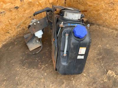 Isuzu NPR HD DEF Tank for a 2014 Isuzu NPR-HD