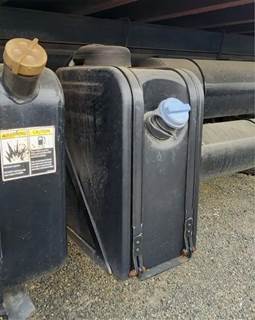 Kenworth K370 DEF Tank