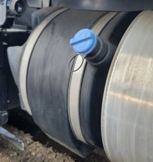 Kenworth T680 DEF Tank