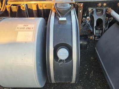 Kenworth T680 DEF Tank