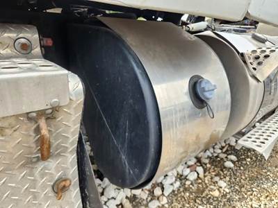 Kenworth T880 DEF Tank
