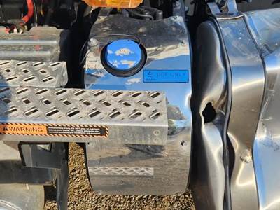 Mack Anthem DEF Tank