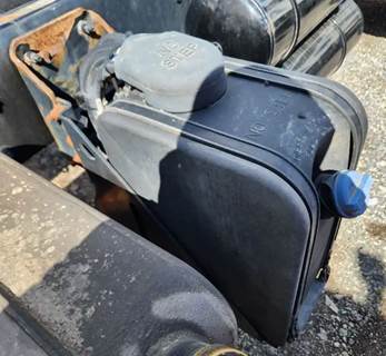 Peterbilt 220 DEF Tank