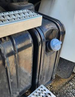 Peterbilt 337 DEF Tank