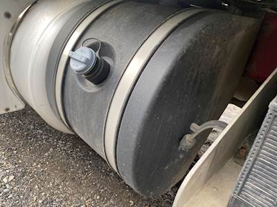 Peterbilt 384 DEF Tank