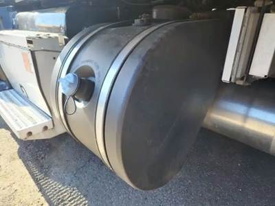 Peterbilt 384 DEF Tank