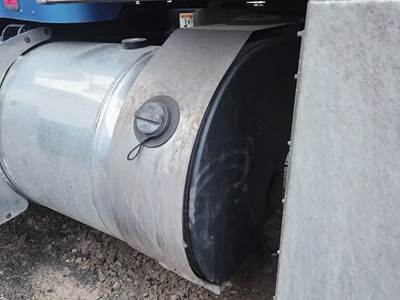 Peterbilt 389 DEF Tank