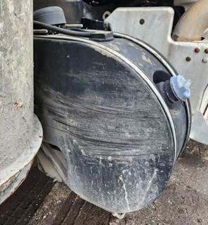 Peterbilt 567 DEF Tank