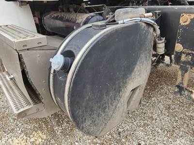 Peterbilt 567 DEF Tank