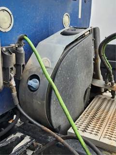 Peterbilt 579 DEF Tank