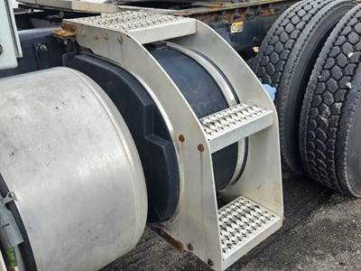 Peterbilt 579 DEF Tank