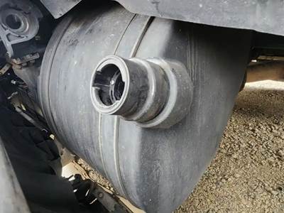 Peterbilt 579 DEF Tank