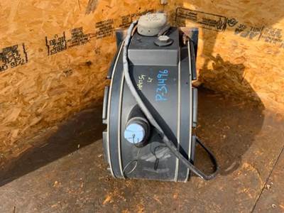 Peterbilt 587 DEF Tank