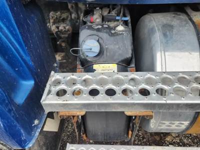 Western Star 4700 DEF Tank