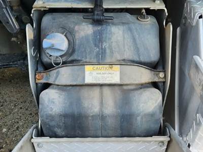 Western Star 4900FA DEF Tank for a 2020 Western Star 4900 FA