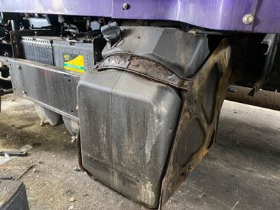 Western Star 5700 DEF Tank