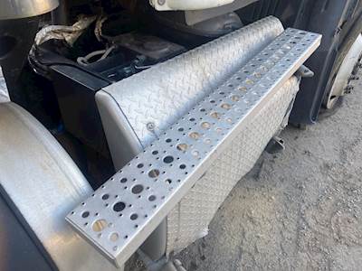 Freightliner Cascadia 113 DPF Filter