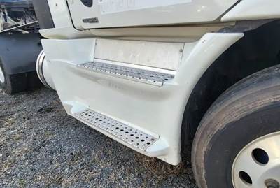 Freightliner Cascadia 113 DPF Filter