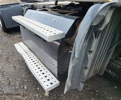 Freightliner Cascadia 125 DPF Filter