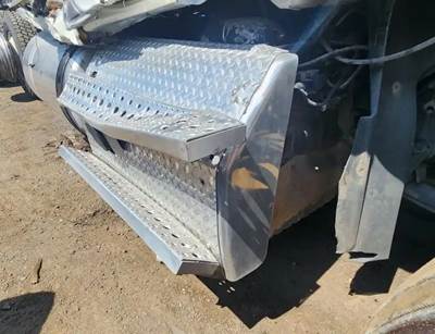Freightliner Cascadia 125 DPF Filter