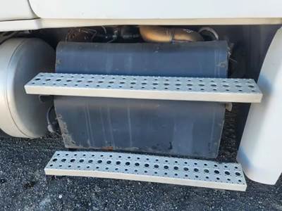 Freightliner Cascadia 125 DPF Filter