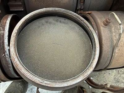Freightliner Cascadia 125 DPF Filter