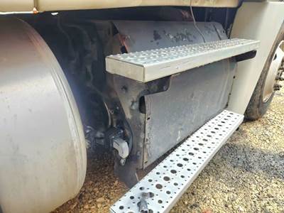 Freightliner Cascadia 125 DPF Filter