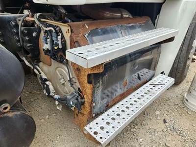 Freightliner Cascadia 125 DPF Filter