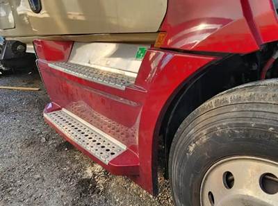 Freightliner Cascadia 126 DPF Filter