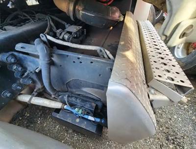 Freightliner Cascadia 126 DPF Filter