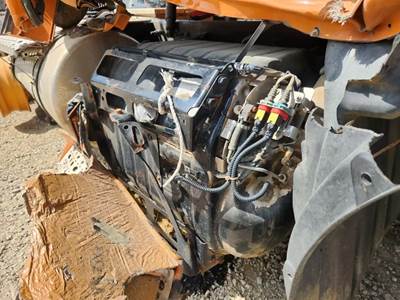 Freightliner Cascadia 126 DPF Filter
