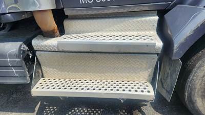 Kenworth T880 DPF Filter