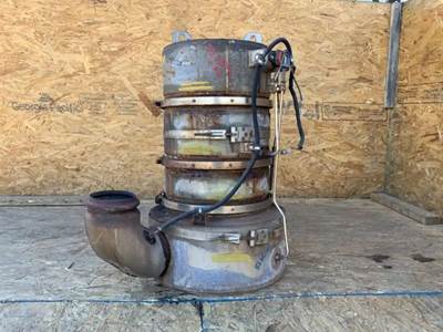 Mack Pinnacle CHU613 DPF Filter for a 2010 Mack CHU613