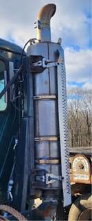 Mack Pinnacle CXU612 DPF Filter for a 2009 Mack CXU612