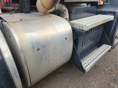 Mack Pinnacle CXU613 DPF Filter for a 2014 Mack CXU613