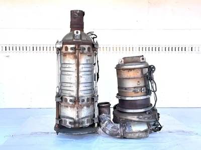 Mack Pinnacle CXU613 DPF Filter for a 2013 Mack CXU613